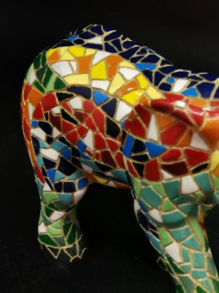 Figura mosaico elefante buena suerte marca Barcino