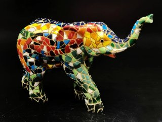 Figura mosaico elefante buena suerte marca Barcino