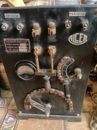 Elevador Reductor ALCER 2000W 220V