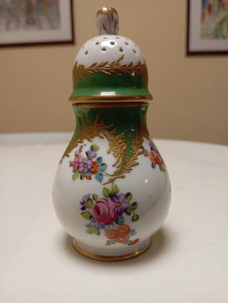 Azucarero replica Sèvres XVIII s. Hecho al  XIX s.