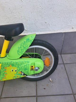 Bicicleta infantil amarilla y verde