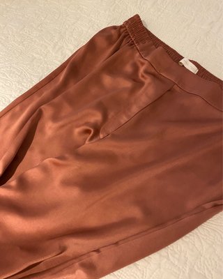 Pantalón satén rosa