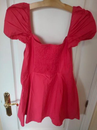 Vestido corto Bershka, color coral. talla XL