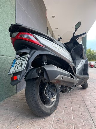 Kymco Grand Dink 300 Maxi Scooter Gris