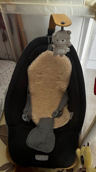 Mecedora para bebé con peluche