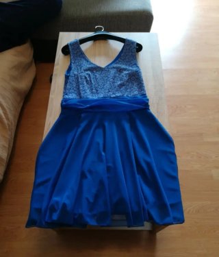Vestidos de boda , cada uno 10 €