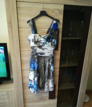 Vestidos de boda , cada uno 10 €