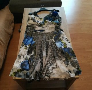 Vestidos de boda , cada uno 10 €