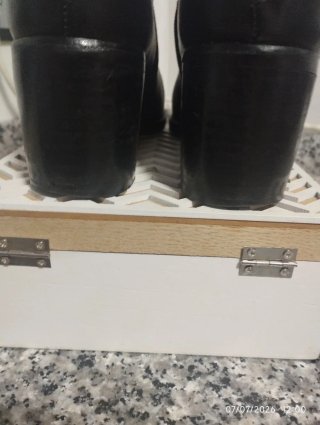 Botines de mujer negros con tachuelas