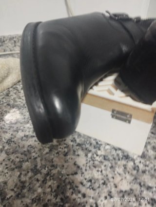Botines de mujer negros con tachuelas