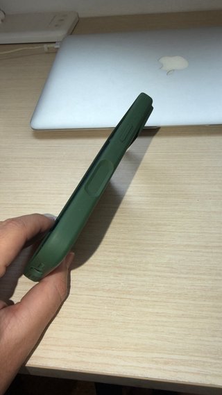 Funda iPhone 15 Pro Negra Magnética