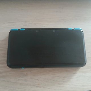 Nintendo 2DS XL con Cargador y tarjeta SD