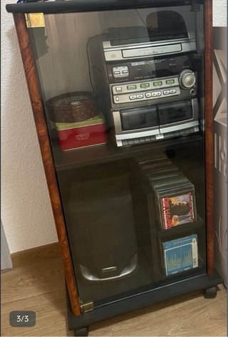 Mueble expositor con cristal y madera
