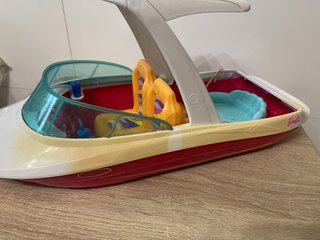 Barco Barbie Rosa y Blanco. 45 cm largo