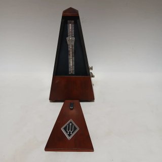 Metrónomo antiguo de madera