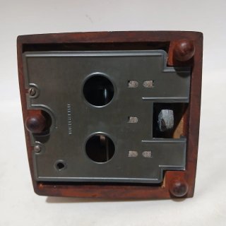 Metrónomo antiguo de madera