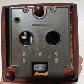Metrónomo antiguo de madera