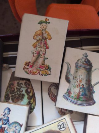 Scatole di fiammiferi decorate per collezionisti