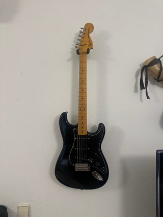 Squier Stratocaster SQ 1984 Negra japonesa