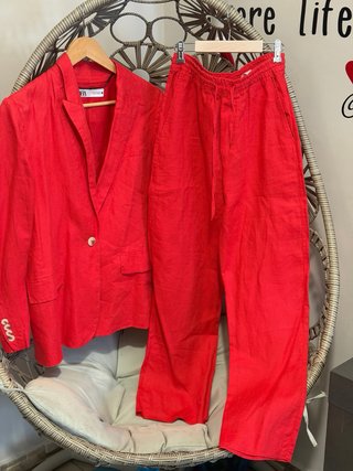 Traje Zara Rojo lino