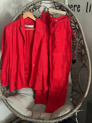 Traje Zara Rojo lino