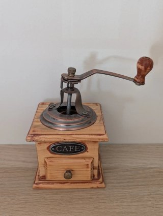 Pack Coffee Corner: Molinillo Vintage + Cuadro