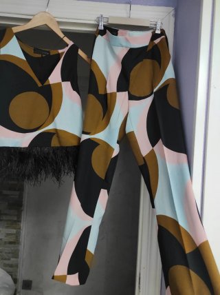 Conjunto Zara Pantalón y Top Plumas