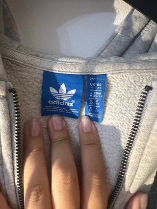 Chaqueta Adidas Gris con Cremallera