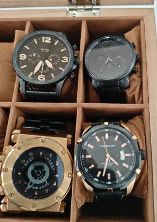 Caja de 10 relojes de lujo: Venta individual o lot