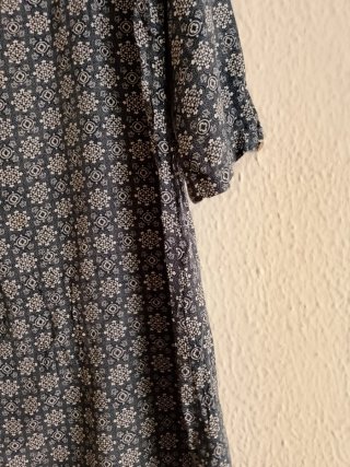 Mini vestido estampado azul y blanco