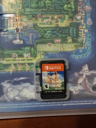 Pokemon Let's Go Eevee! Nintendo Switch