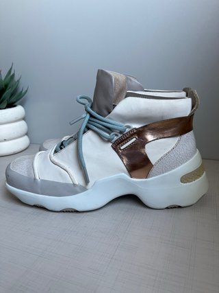 Zapatillas Camper Gris y Blancas