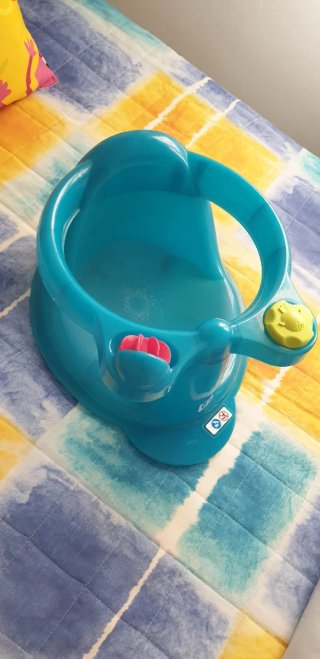 Asiento de baño azul para bebé