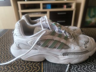Zapatillas Adidas Blancas y Verdes