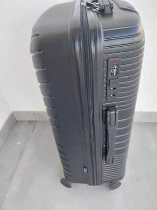 Maleta de viaje negra