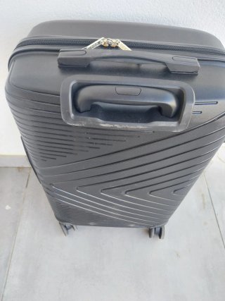 Maleta de viaje negra