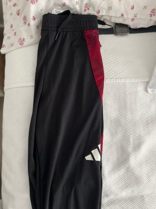 Pantalón Mánchester United Adidas Negro/Rojo