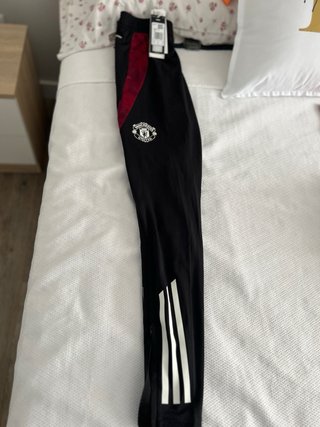 Pantalón Mánchester United Adidas Negro/Rojo