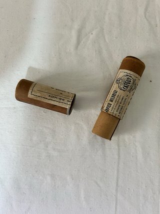 Scatola d'epoca per sutura medica