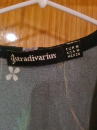 Chaquetilla Stradivarius floral talla única
