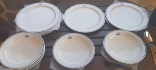 Vajilla y cubertería completa BIDASOA de porcelana