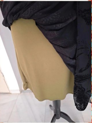 Falda Veneno en la Piel Midi Negra de Gasa Paisley