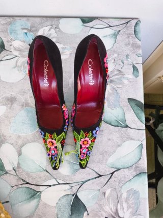 Scarpe Colette Nere Ricamate Floreali