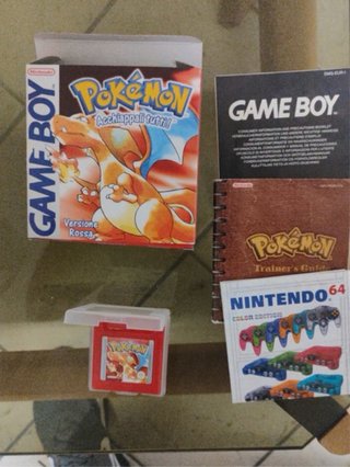 Nintendo Game Boy color pou pokemon blu e rosso.