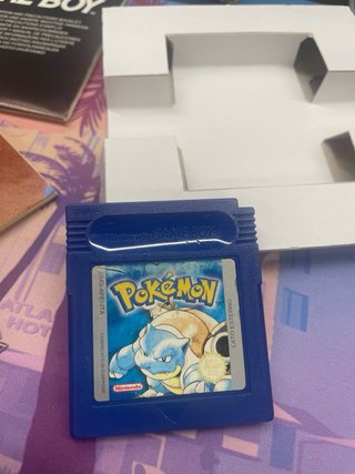 Nintendo Game Boy color pou pokemon blu e rosso.