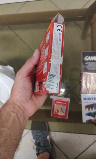 Nintendo Game Boy color pou pokemon blu e rosso.