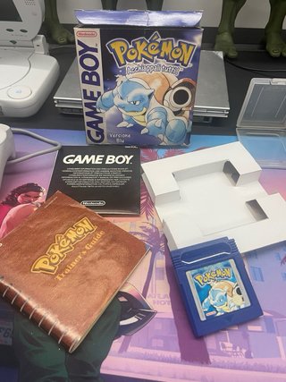 Nintendo Game Boy color pou pokemon blu e rosso.