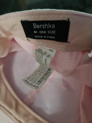 Gorra rosa de tela