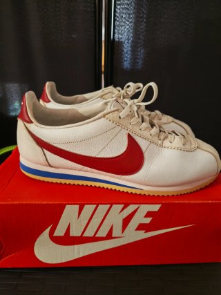 Nike Cortez rojo university