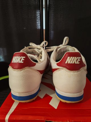 Nike Cortez rojo university
